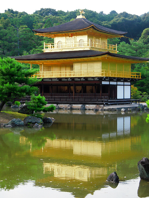 京都・美術館「えき」・竜安寺と、そして金閣寺_d0017632_1725020.jpg