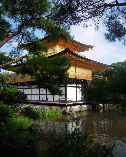 京都・美術館「えき」・竜安寺と、そして金閣寺_d0017632_1794599.jpg