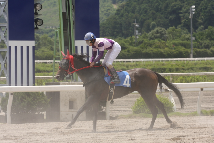 2009年7月12日（日） 高知競馬 1R E5_a0077663_18233423.jpg