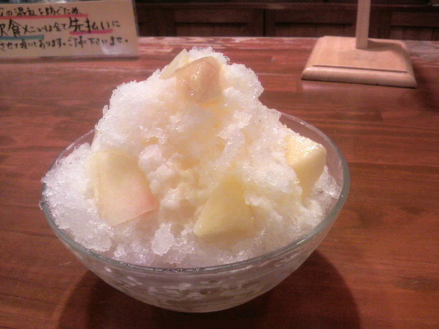 山口果物 桃のかき氷_f0201488_21153022.jpg