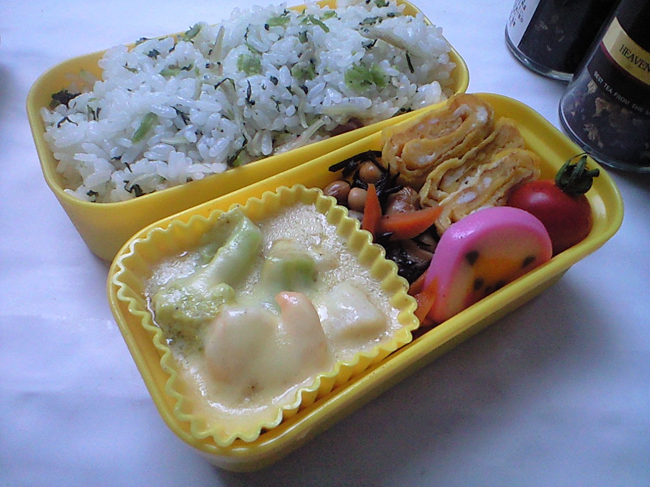 シーフードのマヨネーズグラタン弁当_b0075817_12231877.jpg