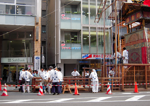 京都祇園祭 別な楽しみ方？ 山鉾の中へ入ってみた♪_d0017632_18422357.jpg