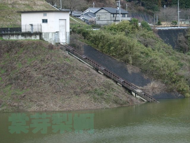 初瀬ダム（奈良県桜井市初瀬）　2008年6月１４日～2009年6月16日_e0178757_2391910.jpg