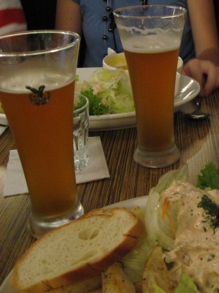 みんなでランチ＋ビール♪_b0140498_19344060.jpg