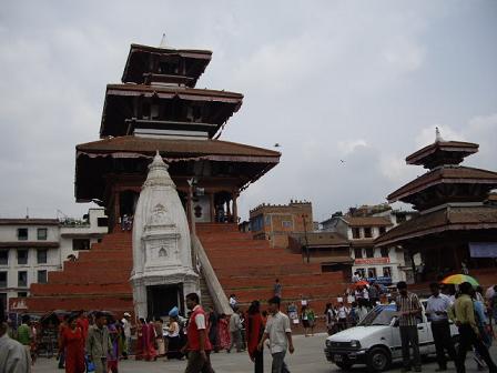 From Nepal 日記 <ダルバール広場 in タメル>_f0042307_1359064.jpg