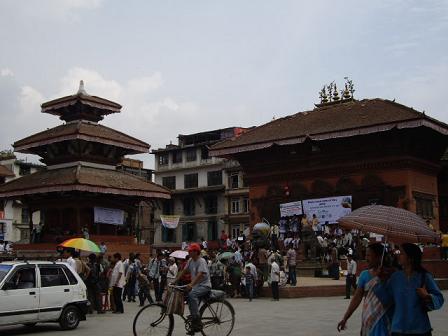 From Nepal 日記 <ダルバール広場 in タメル>_f0042307_1404737.jpg