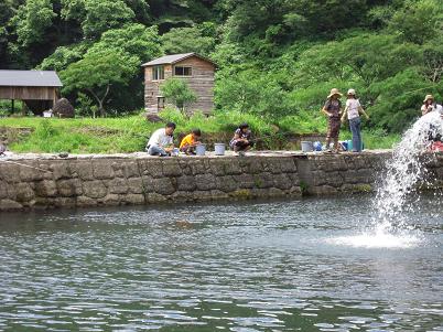 鱒釣り★(^^♪・・・・・天池の宿_e0107171_5382345.jpg