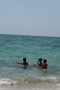 ユキちゃんが見つけた海の色_f0106597_23413396.jpg