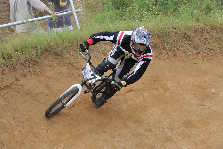 2009 JOSF７月緑山定期戦VOL1：BMXエリートクラス決勝_b0065730_22213816.jpg