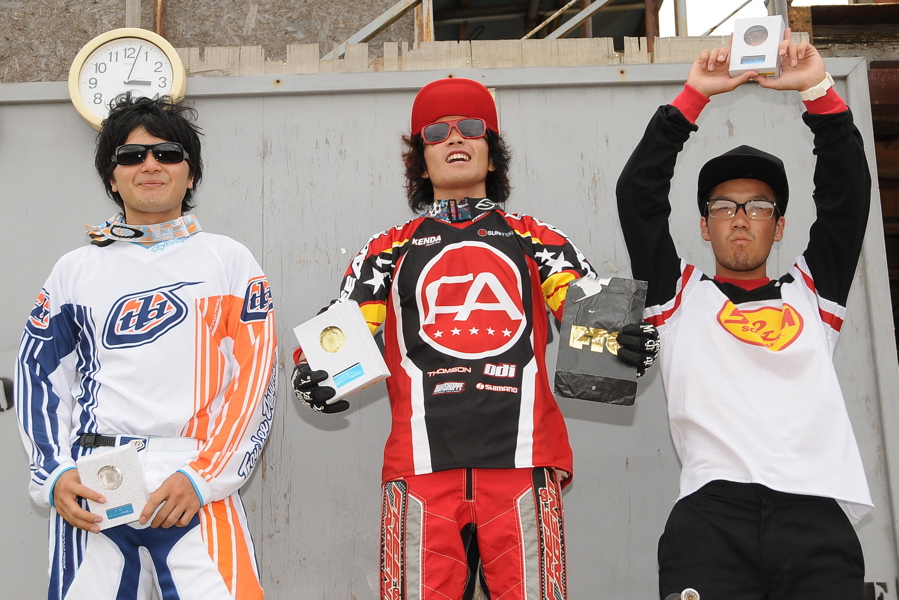 2009 JOSF７月緑山定期戦VOL1：BMXエリートクラス決勝_b0065730_22291224.jpg