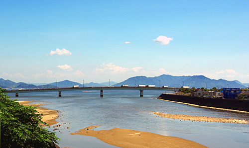 新八幡川橋の風景_e0005690_10491624.jpg