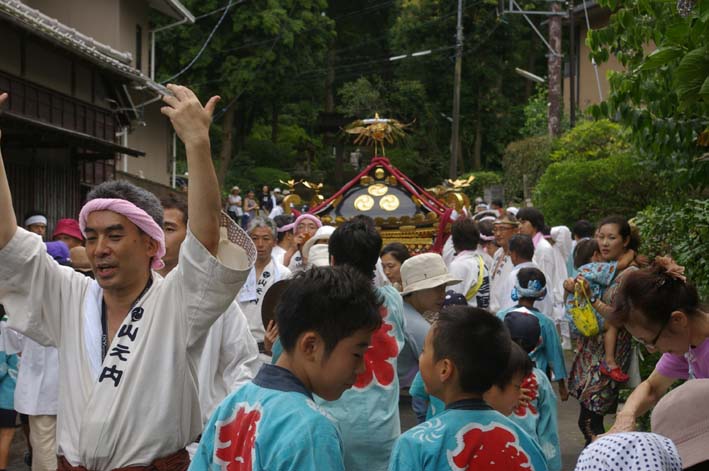 「山ノ内八雲神社例大祭」、09年は半天をまとって撮影！_c0014967_21271116.jpg