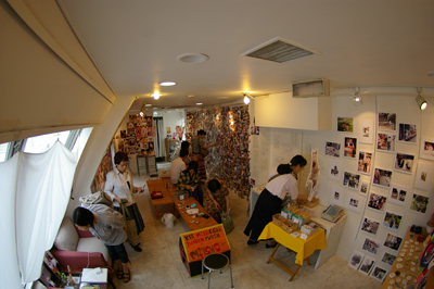 うちの猫らと「ち」の変な作品展vol.3終了しました。_a0028451_03450.jpg