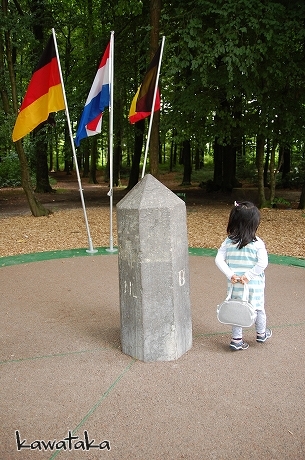 三国国境 Dreilanderpunkt 遠く 遠く ドイツ編 三国国境 Dreilanderpunkt 遠く 遠く ドイツ編