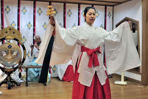 昨夜の菅原神社　夏祭り。_b0143240_1314230.jpg