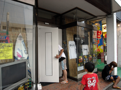 おいしさと食材と料理人とレストラン、そしてフードコートとか屋台村・・・とか_a0010575_8593987.jpg