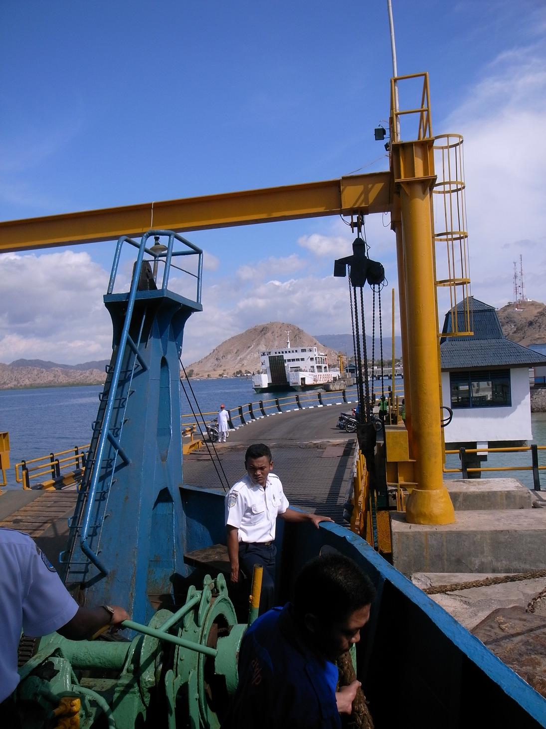 スンバワ島 西の玄関口 ポトタノ ~インドネシア_f0116817_11103860.jpg