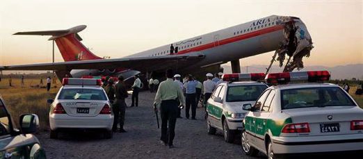 また墜ちた！イラン２度目の旅客機事故で17名死亡_d0123476_20254649.jpg