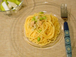 麺づくし・・・枝豆パスタと牛肉のオイスター焼きそば。_f0177295_10421871.jpg