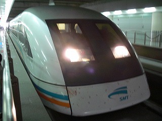 中国出張2009年07月－第四日目－磁気浮上列車の運転室_c0153302_12434344.jpg