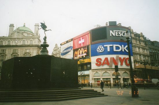 Elephants in London - Samsung Commercial_d0148729_21104118.jpg