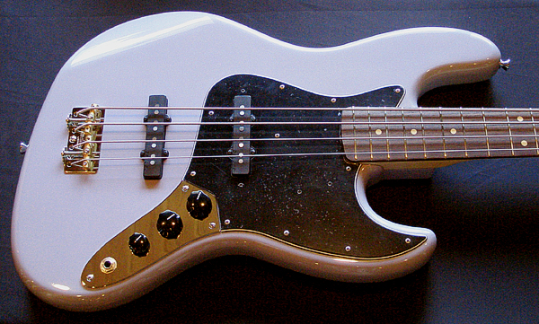 梅本さんオーダーの「Modern J-Bass #007」が完成〜!_e0053731_19453927.jpg
