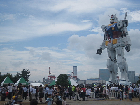 ガンダム、大地に立つ_e0152357_7365476.jpg