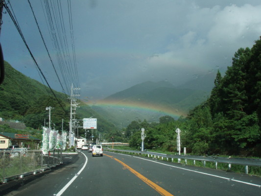 虹がニジを・・・？！_f0112163_20513728.jpg