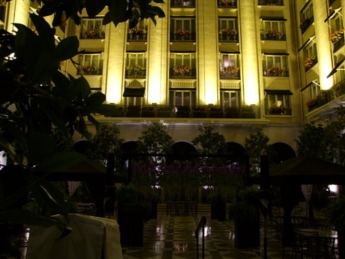 「フランス・パリ　パラスホテル　フォーシーズンズ ジョルジュ・サンクに泊まる、朝ごはんも。」_a0000029_48294.jpg