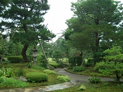 夏の金沢紀行　その1　雨の兼六園_b0031055_19572194.jpg