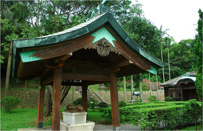 ■台湾に残る神社_e0094583_1031367.jpg