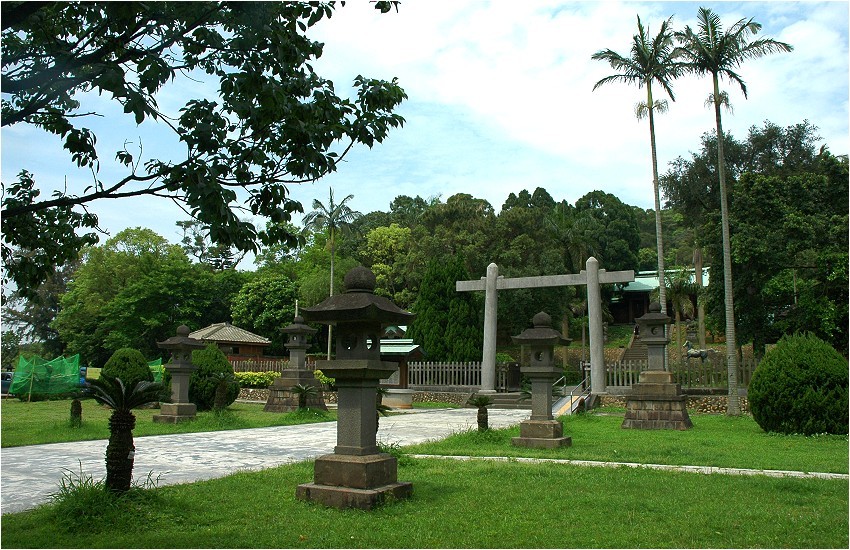 ■台湾に残る神社_e0094583_10352255.jpg