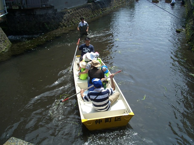 今年も転覆!田宿川たらい流し川祭り_f0141310_2158282.jpg