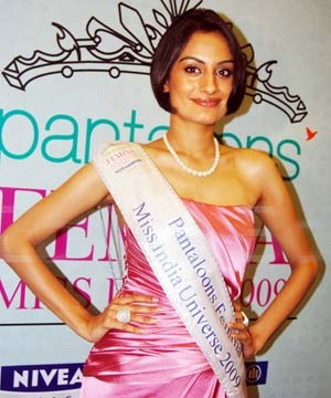 Miss Universe 2009 その5　インド代表_e0142424_23202348.jpg