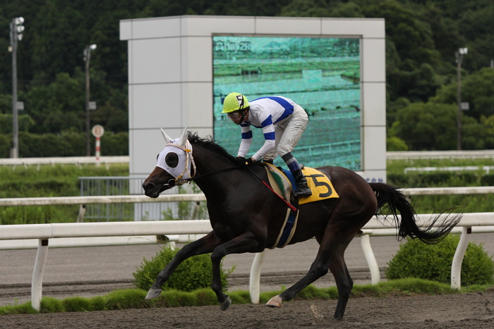2009年7月25日(土) 高知競馬 2R E8 レース_a0077663_19372129.jpg