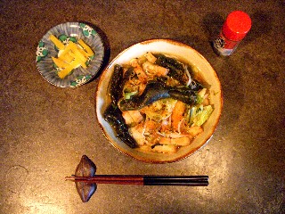 今日の夕飯は昆布ソバ_e0166355_16464180.jpg