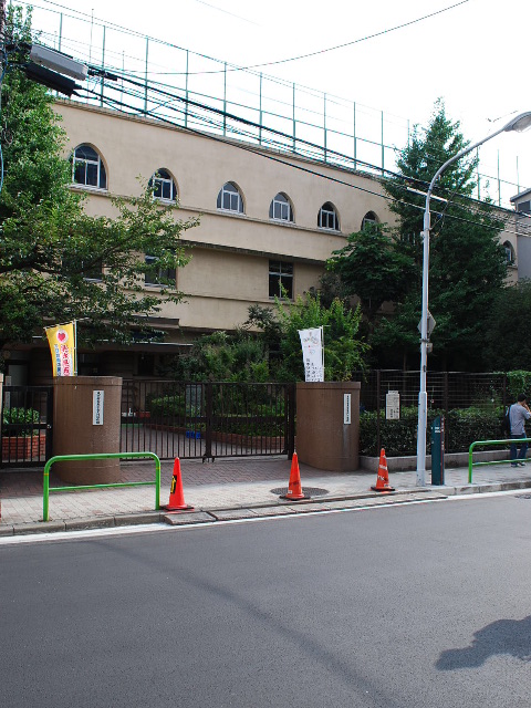 東京都台東区立黒門小学校(昭和モダン建築探訪)_f0142606_23494910.jpg