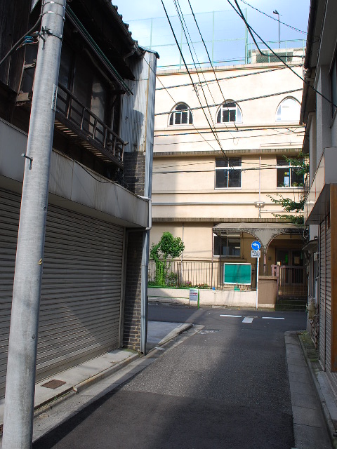東京都台東区立黒門小学校(昭和モダン建築探訪)_f0142606_016647.jpg