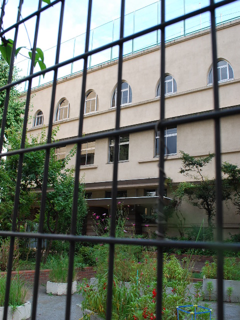 東京都台東区立黒門小学校(昭和モダン建築探訪)_f0142606_0253936.jpg