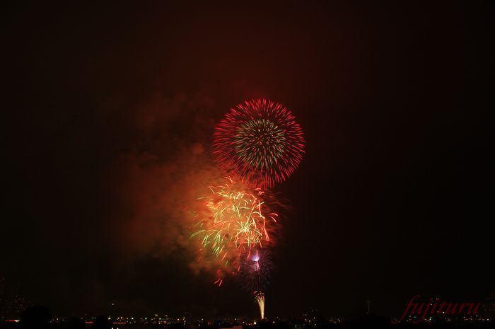 神奈川新聞花火大会　１初めての花火撮影・・・・_b0151409_23441770.jpg