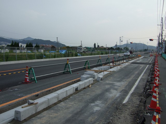 海田町寿町の県道276号線道路拡張工事のその後_b0095061_143388.jpg