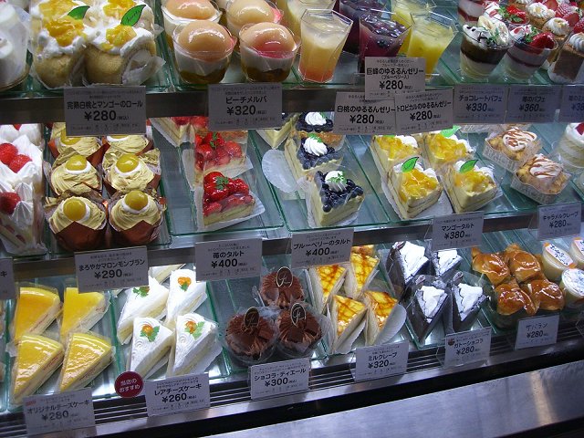 北海道白いチーズケーキ＠FUJIYA BAKERY CAFE 高田馬場店_b0167979_1917272.jpg