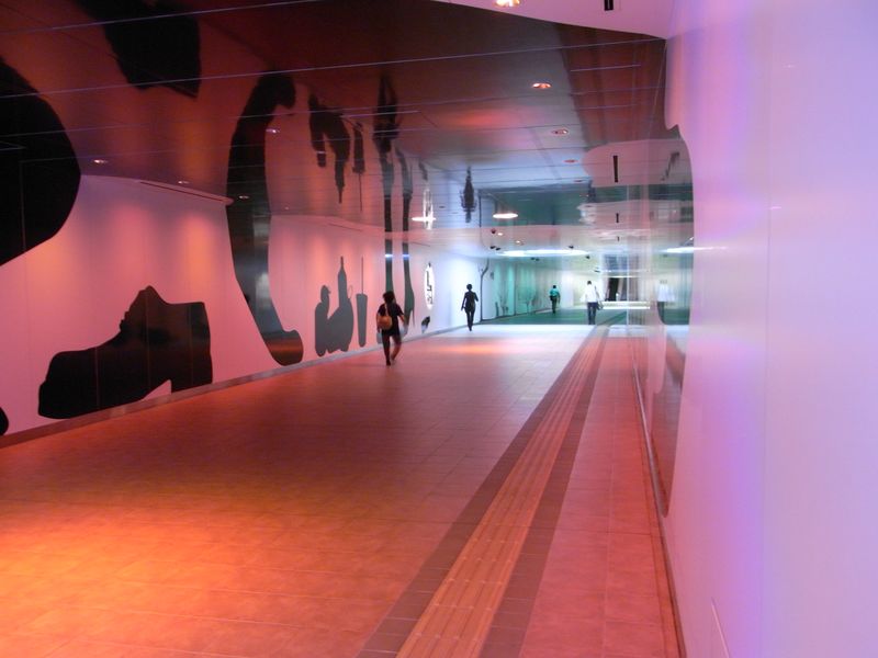 名古屋で異次元空間発見_c0025115_2235559.jpg