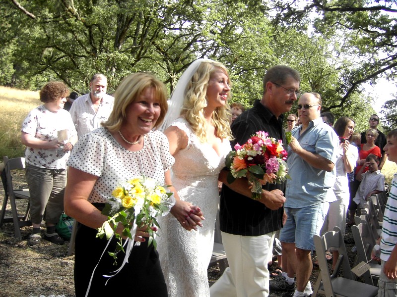 初めて参列した アメリカの結婚式 はい 隣はヒッピーです