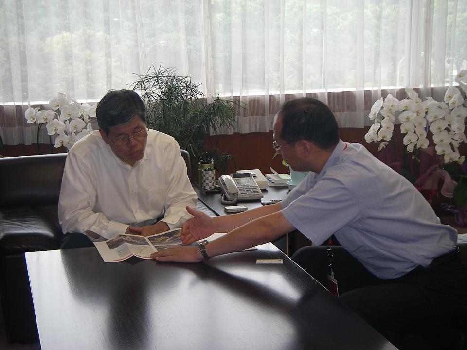 国土交通省へ_d0047811_232225.jpg