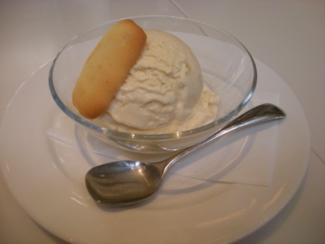c0127460_0474075.jpg