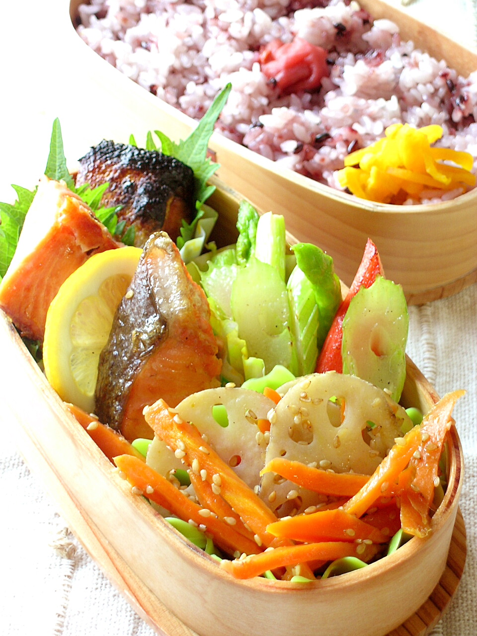 爽やか~夏弁 鮭弁当_b0171098_6542934.jpg