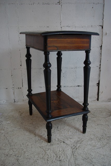 Dressing Small Table_c0143989_19224781.jpg