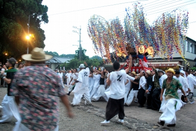 本日も祭り_a0112572_17225842.jpg