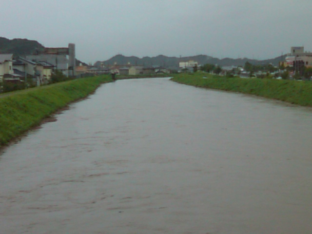 台風9号で矢田川増水、船戸川仮設ポンプが稼働_e0068696_10565022.jpg
